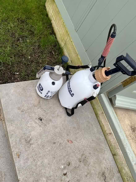 Photo of free 2 spray guns (Musbury) #1