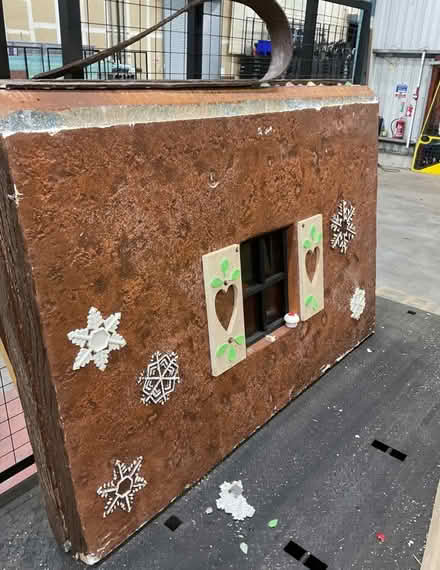 Photo of free Gingerbread house (Aberdare CF44) #2
