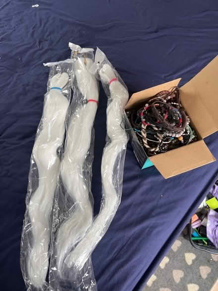 Photo of free Hair extensions and bracelets (LS8) #1