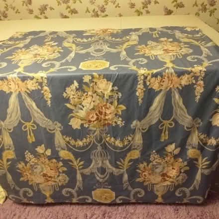 Photo of free Pr Curtains & 2 cushion covers (Freehold LA1) #1