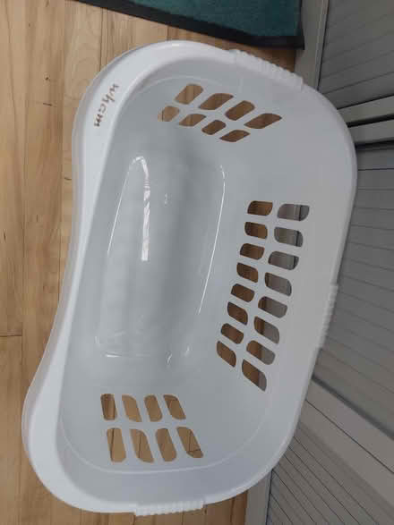 Photo of free Laundry basket (SE1, near Guys hospital) #2