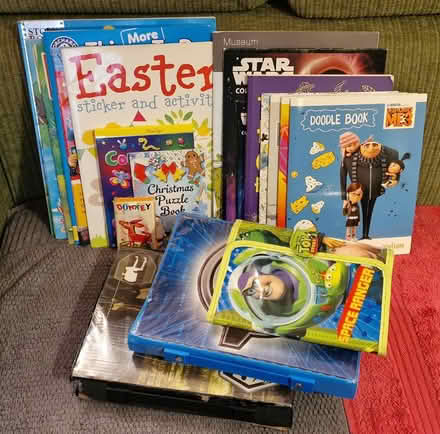 Photo of free Books, Comics, and Pen Sets Bundle (Barton/Headington, OX3) #1