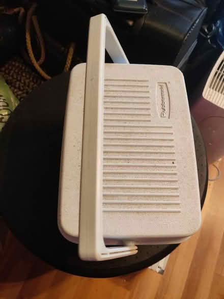 Photo of free Small lunch box - thermal (Lifford B30) #1