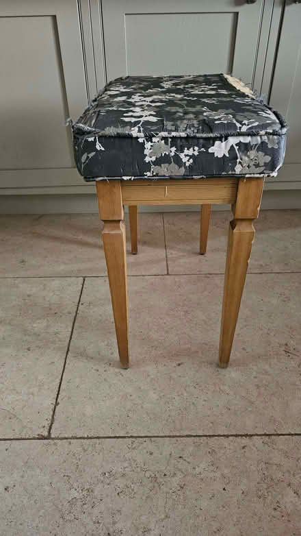 Photo of free Piano stool - hinged lid (Forest Hill OX33) #4