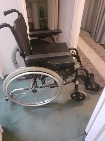 Photo of free Wheelchair (Sw82rs) #1