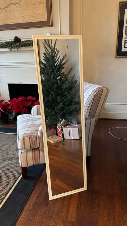 Photo of free Full length mirror (Cleveland Park) #1
