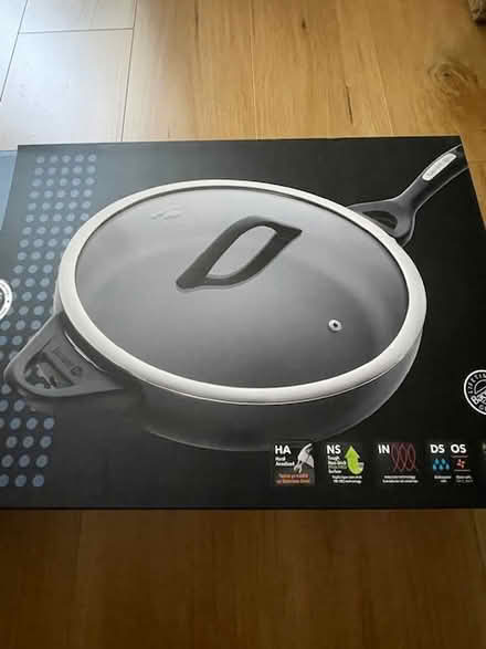 Photo of free Baccarat 30cm/4.2L Saute Pan (Bundoora) #2