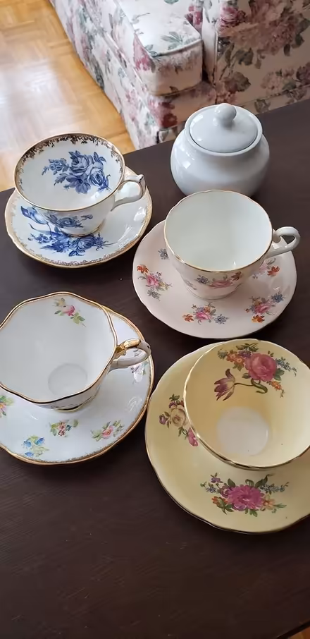 Photo of free China cups and saucers (Kenson Park) #1