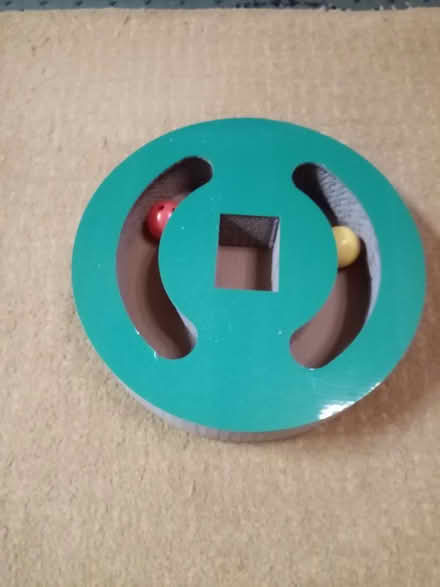 Photo of free Christmas cat scratcher (Dewsbury WF12) #2