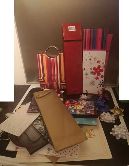 Photo of free Christmas and Birthday gift bags (Woodley RG5) #1
