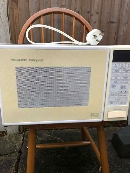 Photo of free Very old microwave (Vange, Basildon) #1