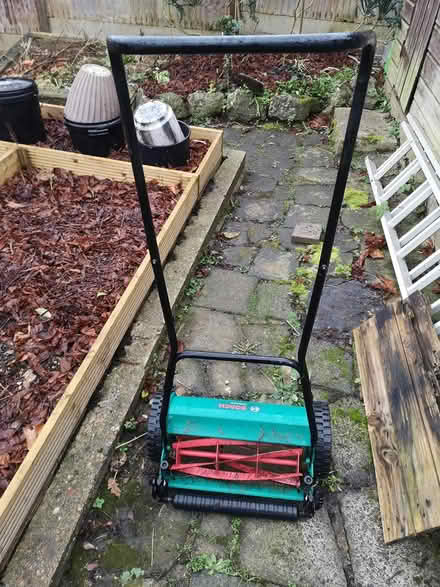 Photo of free Hand lawnmower (Norbury SW16) #1