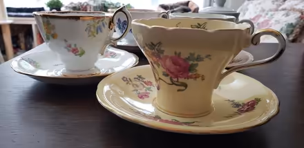 Photo of free China cups and saucers (Kenson Park) #2