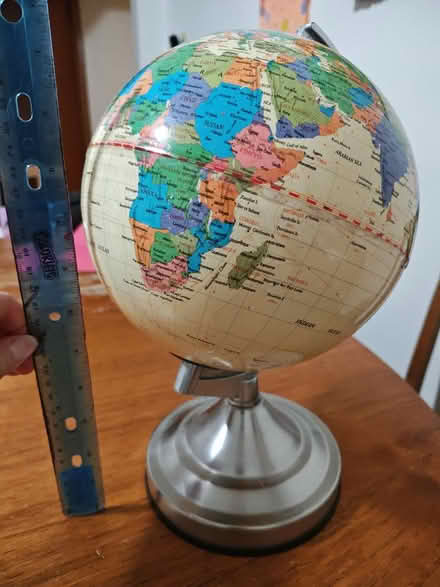 Photo of free Globe (Kitchener (Lancaster/Union)) #1