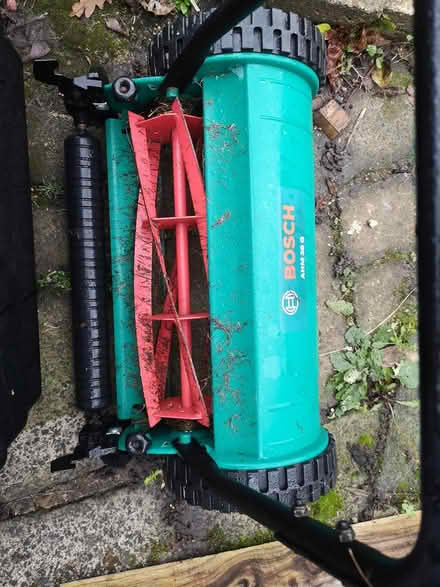 Photo of free Manual lawn mower (Norbury SW16) #3