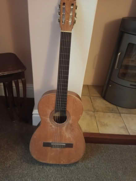 Photo of free Classical guitar (SN8 Burbage) #2