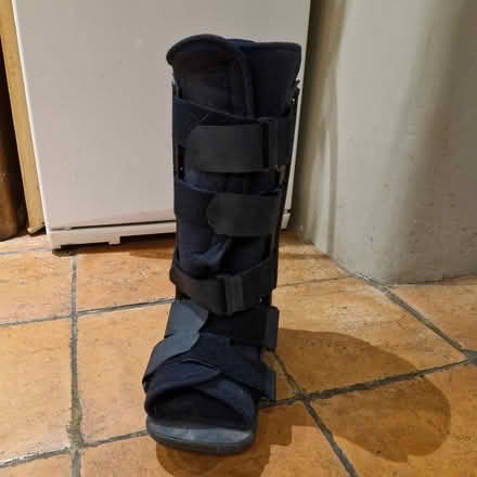 Photo of free orthopedic walking boot (Owlpen GL11) #2