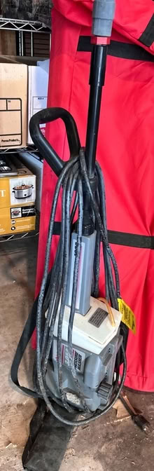 Photo of free Powerwasher 1000psi needs refurbish (Woodland heights) #1