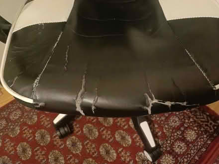 Photo of free Gaming Chair - some cover wear (Holloway N7) #2