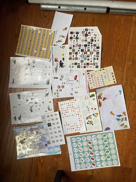 Photo of free Activities for kids eg colouring, stickers, making jewelry (Carshalton Beeches SM5) #4