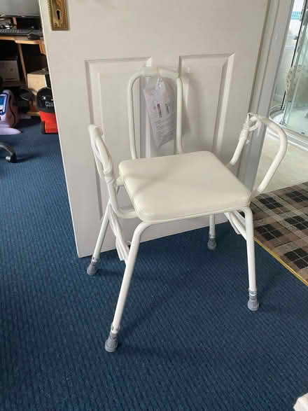 Photo of free perching stool (Cheadle Hulme SK8) #1