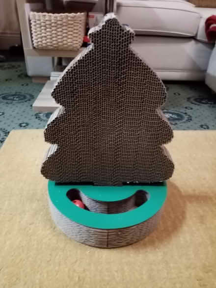 Photo of free Christmas cat scratcher (Dewsbury WF12) #1