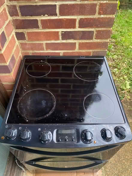 Photo of free Black oven (Bn33yg) #4