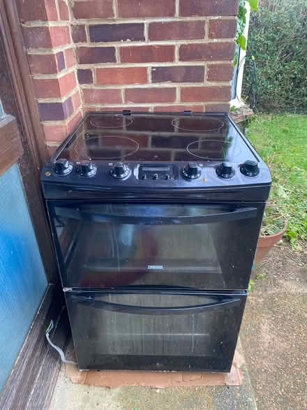 Photo of free Black oven (Bn33yg) #1