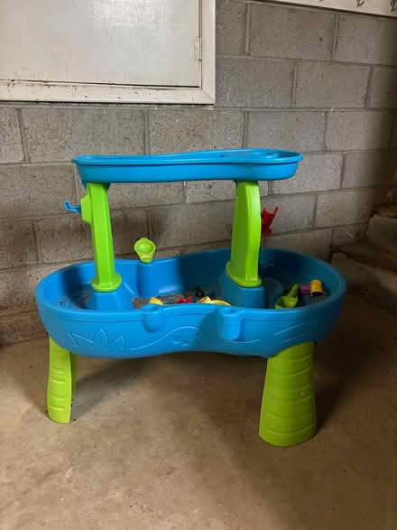 Photo of free Water Table (Media, PA) #1