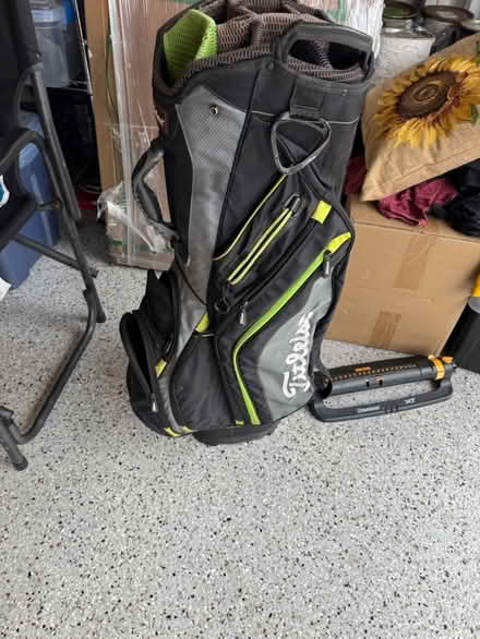 Photo of free Titleist Golf Bag (Central Park Area) #2