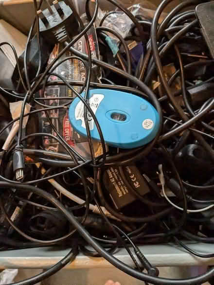 Photo of free large bundle of computer cables and peripherals (Langside G41) #1