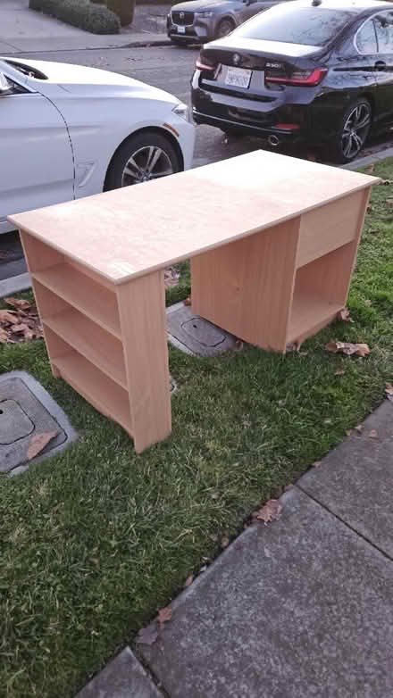 Photo of free Desk (Bernardo & Iowa, Sunnyvale) #1