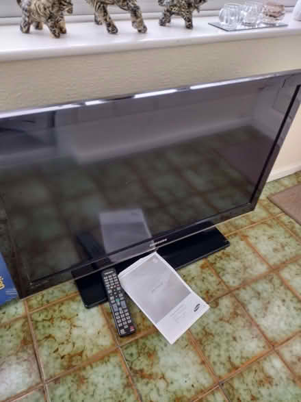Photo of free TV (Buxton Central SK17) #1
