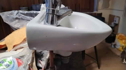 Photo of free Small basin (Heath Charnock PR6) #3