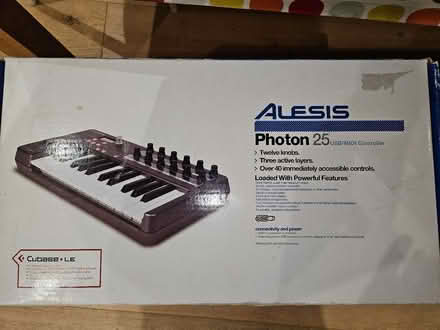 Photo of free ALESIS Photon 25 key USB/MIDI controller (Camden) #1