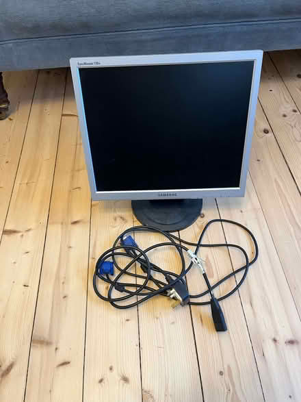 Photo of free Samsung 17" Computer Monitor (Craiglockhart EH14) #1
