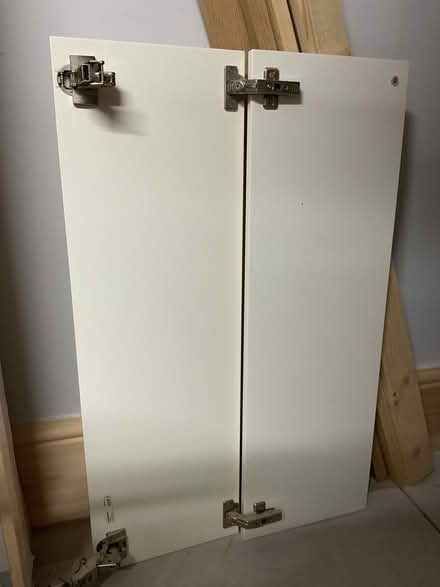 Photo of free 2 pieces door corner for IKEA Bodbyn base cabinet, off white (Woodcote RG8) #2
