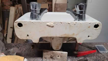 Photo of free Small basin (Heath Charnock PR6) #4
