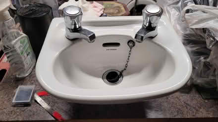 Photo of free Small basin (Heath Charnock PR6) #1