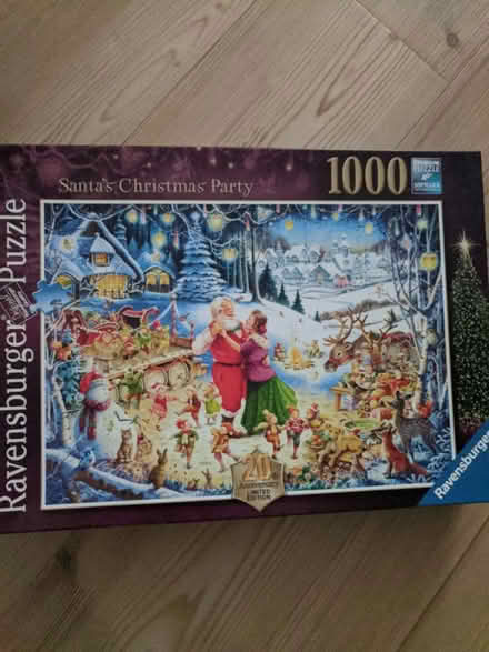 Photo of free Xmas 1000 piece jigsaw (E13) #1