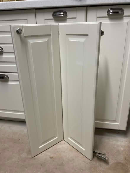 Photo of free 2 pieces door corner for IKEA Bodbyn base cabinet, off white (Woodcote RG8) #1