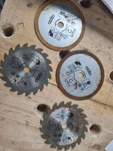 Photo of free Ozito blades x4 85mm diam 10mm bore (EN11 rye house area) #1