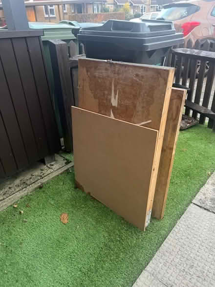 Photo of free Pieces off wood (Streatham Vale) #4