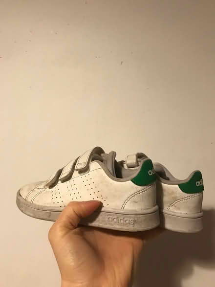 Photo of free UK10 kid Stan Smith trainers (SK1) #2