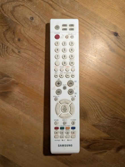 Photo of free Samsung 19" TV / monitor (Hatchford, nr Cobham KT11) #3