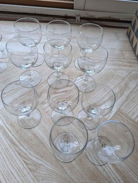 Photo of free Wine and champagne glasses (Kenley CR8) #1