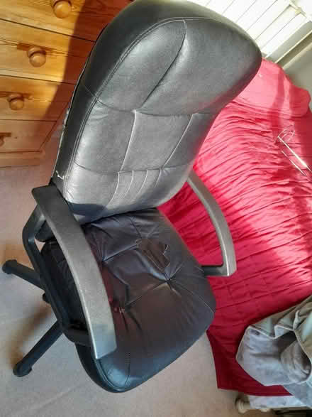 Photo of free Comfy office chair (BN13) #1