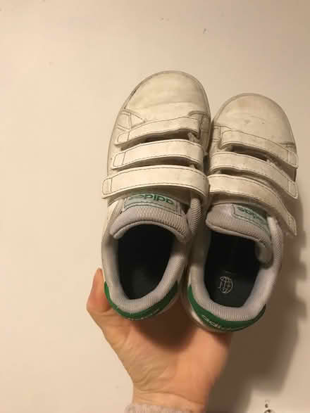 Photo of free UK10 kid Stan Smith trainers (SK1) #3