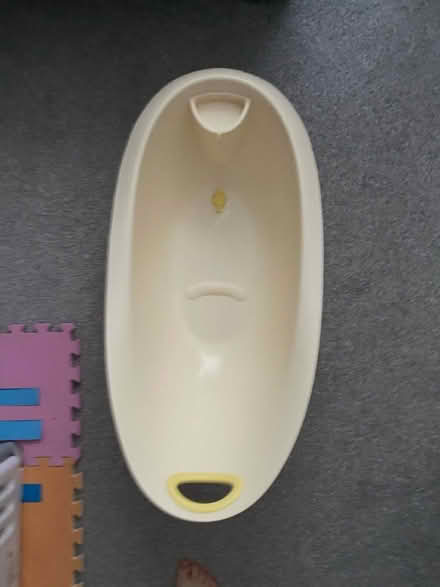 Photo of free Baby bath (Forest park RG12) #1