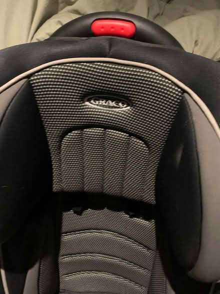Photo of free Car seat (SW16) #1